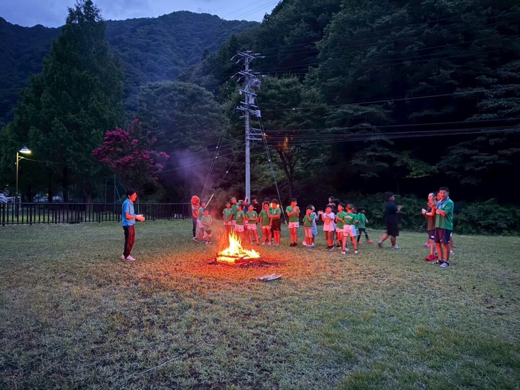 キャンプファイヤー
